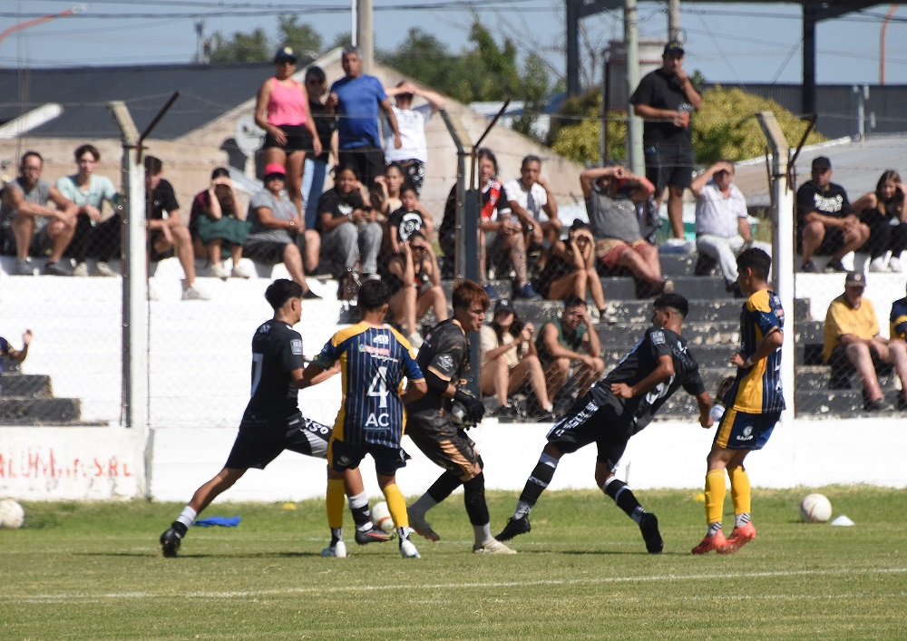 juvsantarosaallboys1603251